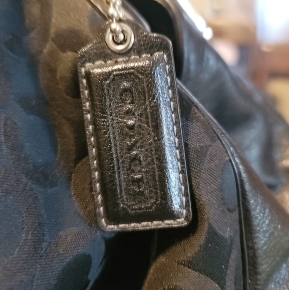 Coach Shoulder Bag - Picture 6 of 6